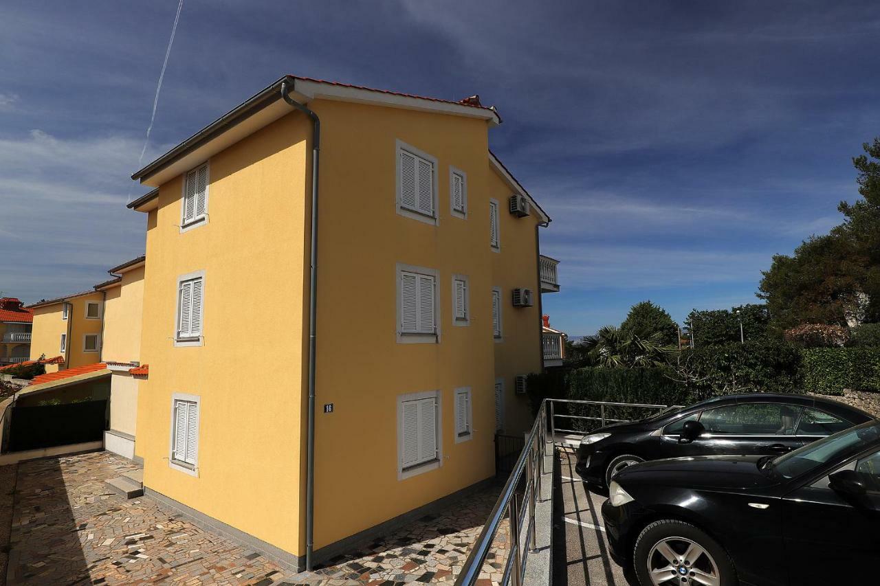 Apartment La God Malinska Kültér fotó